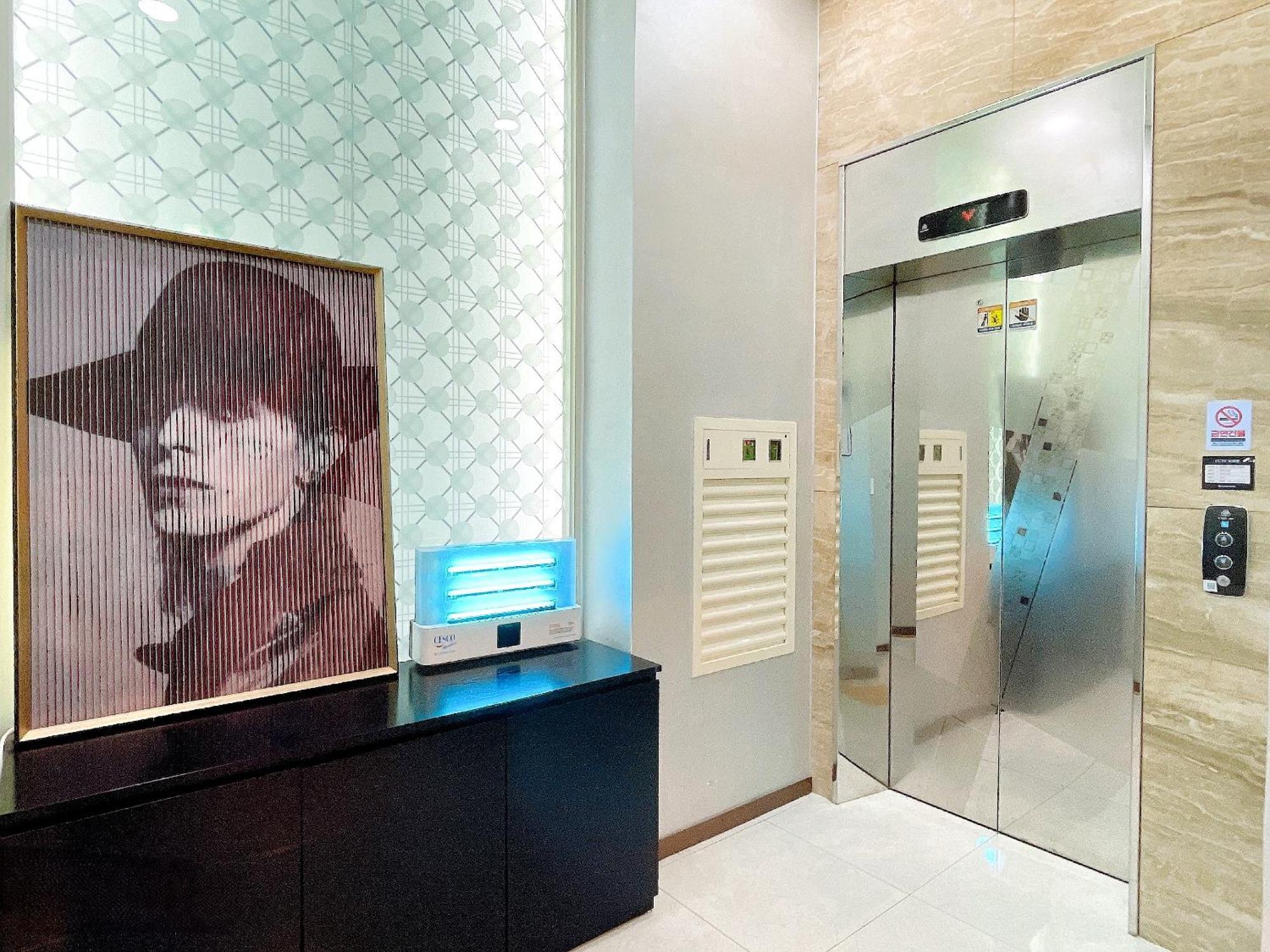Jongno Lumia Tourist Hotel Seoul Exterior photo